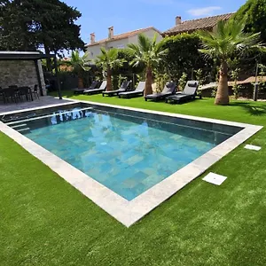 Apartment Etoile Du Berger 3 Et 4 Jardin Individuel Et Piscine Chauffee En Saison - La Et Les Plages 450 M, Saint Aygulf